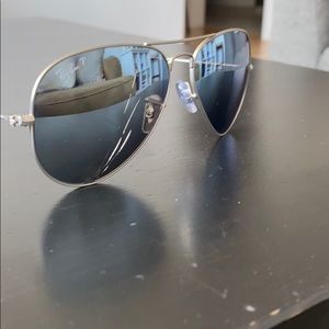 Ray-Ban Mirror Aviator Sunglasses (cracked lens)